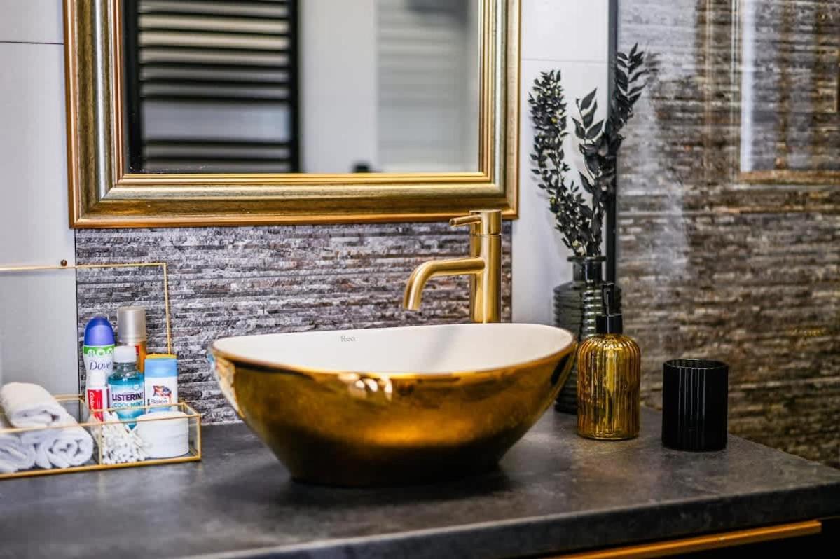 Luxury Apartment In The City Center Bratislava Exteriér fotografie
